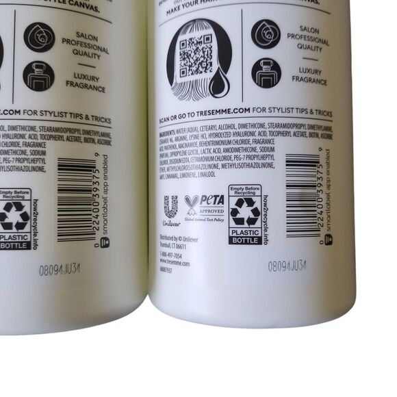 Tresemme Moisture Rich Luxurious Moisture Conditioner, 28 fl oz. 2 Pack - Picture 4 of 5